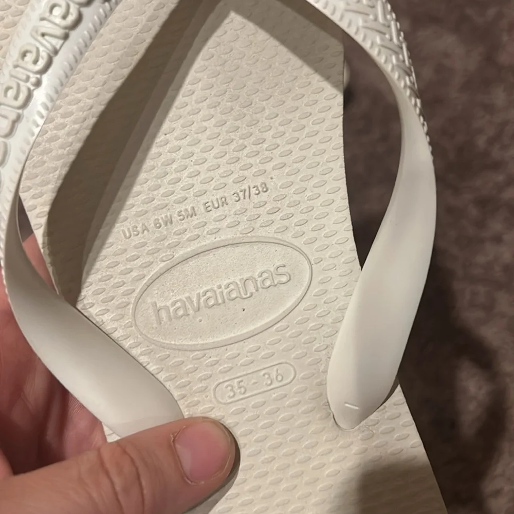Havaianas unisex white rubber flip-flops